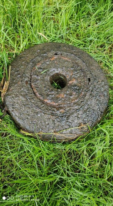 Captură: o mină găsită cu fishing magnetul