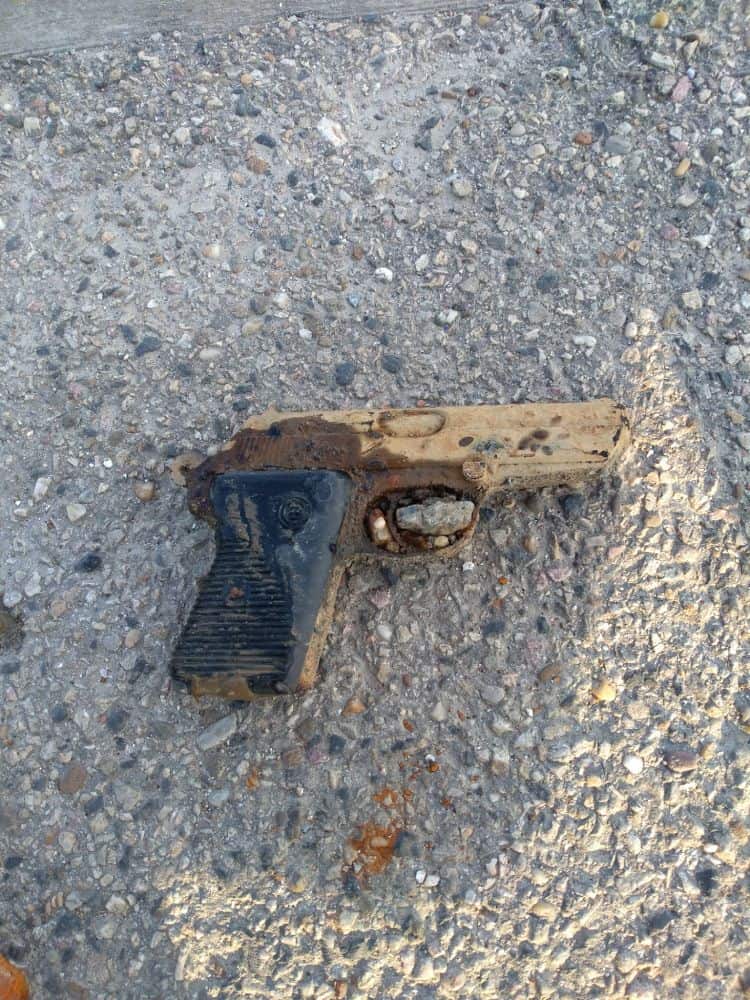 Captură de pistol cu magnetul
