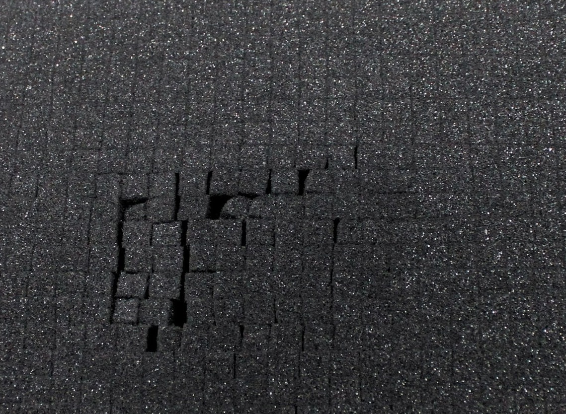 Spumă
  într-o cutie pentru pescuit cu magnet